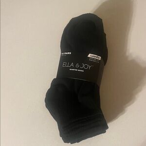 Women's Black Quarter Socks